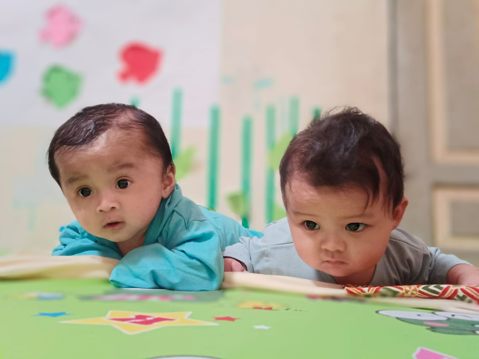 Latihan tengkurap Bayi  4 Bulan